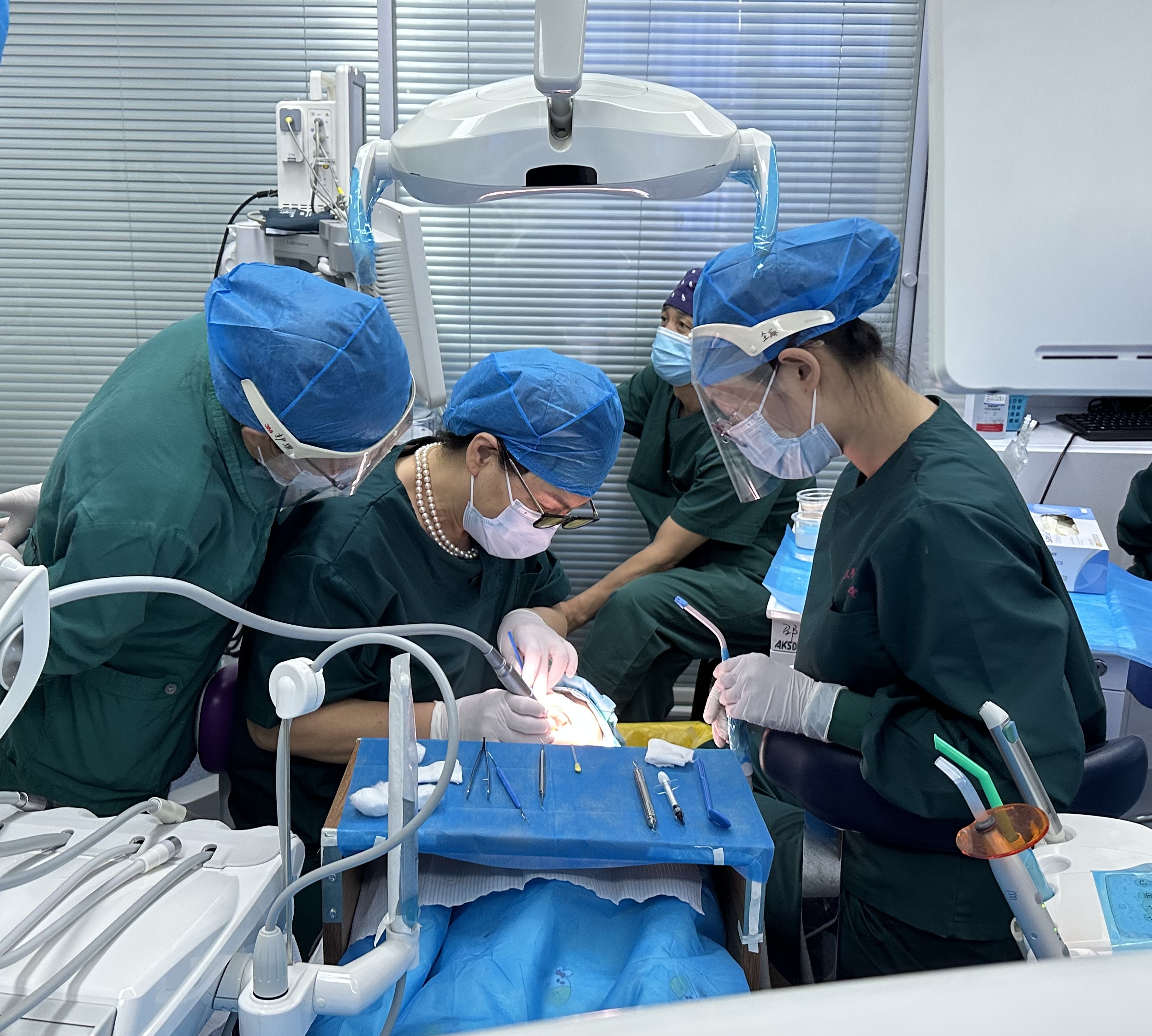 机器人辅助全麻无框架 DBS 手术在桂林医学院附属医院成功实施 － 丁香园